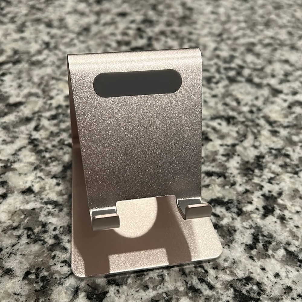 NWOT Phone Stand Blush Pink Metal